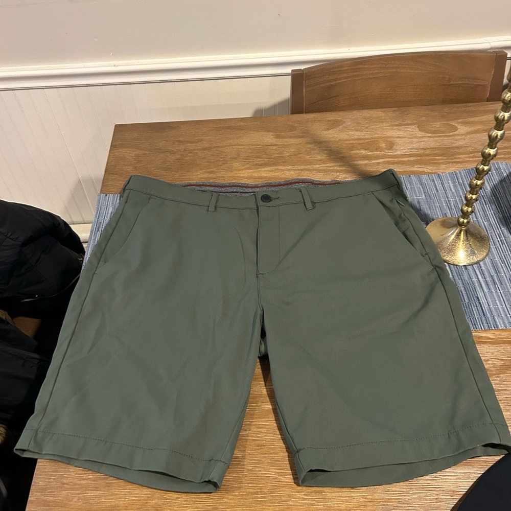 Men's Green Golf Shorts